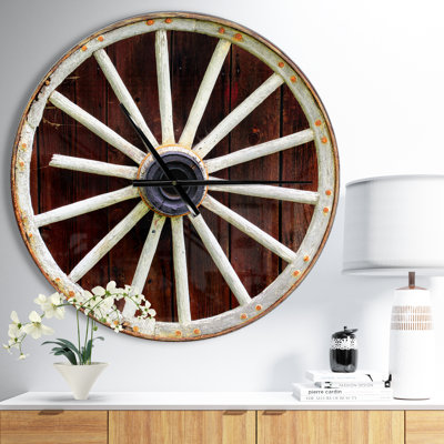 Horloge murale Swigart Farmhouse Designart