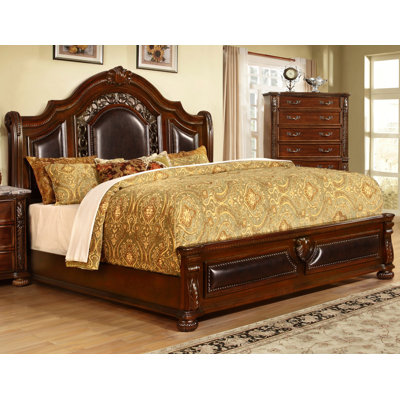 Brucie Upholstered Traditional Standard Bed