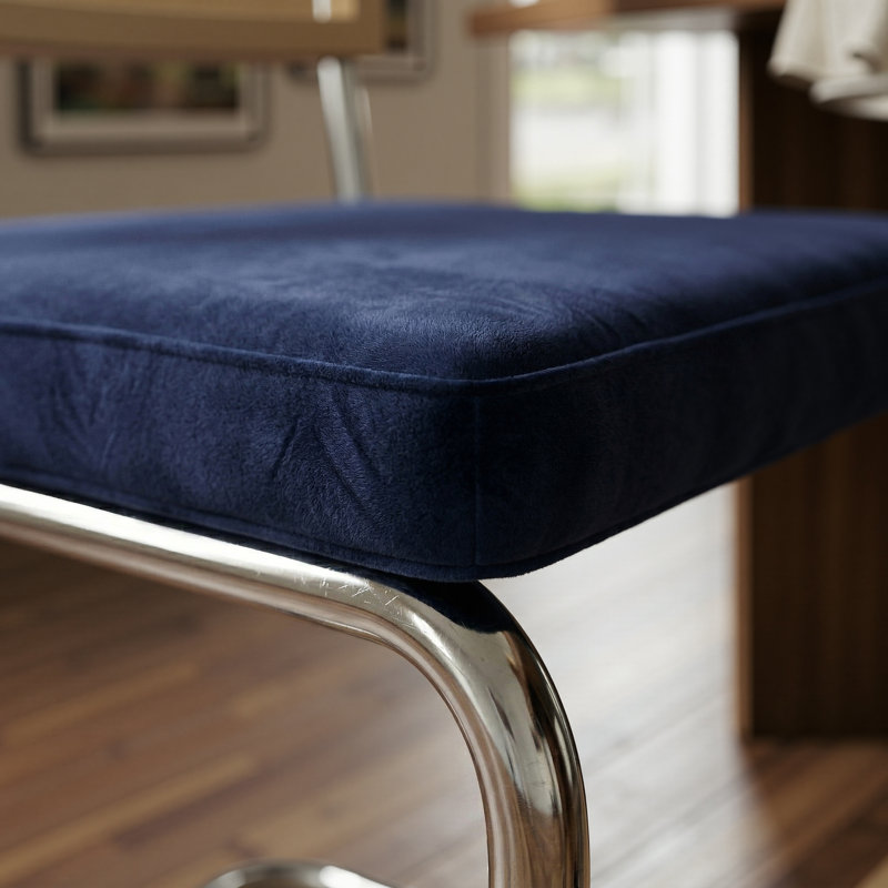 Chaise d'appoint en velours Walsh, Velours bleu saphir