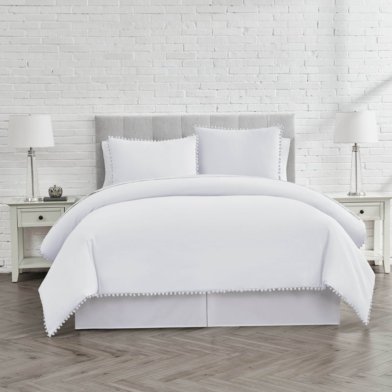 Ensemble de housse de couette en microfibre surdimensionné Pom Pom par Southshore Fine Linens, Blanc