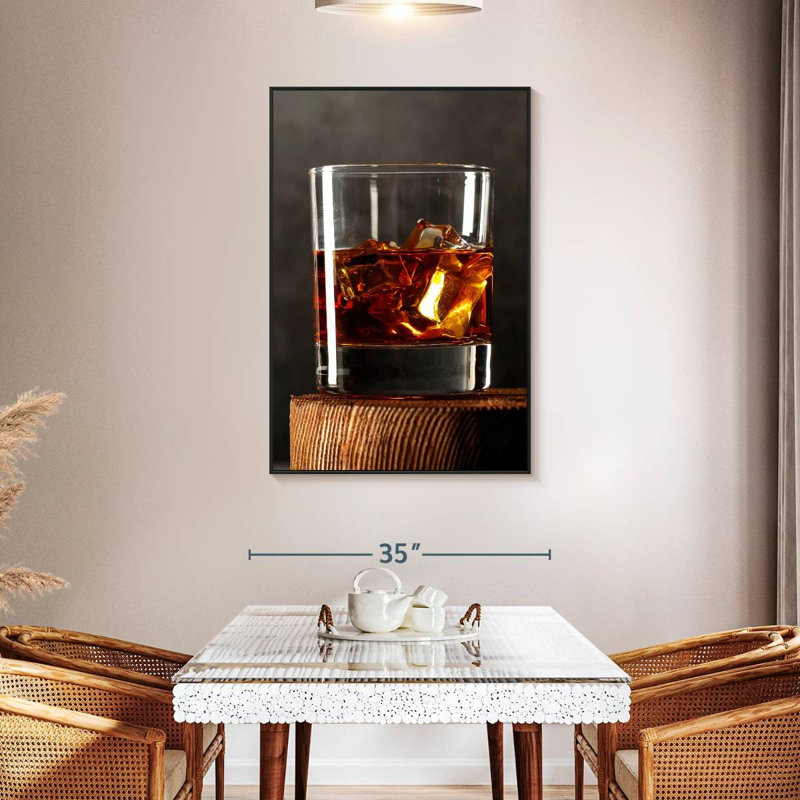 Whisky sur table rustique, 31 po x 46 po, Cadre flottant noir