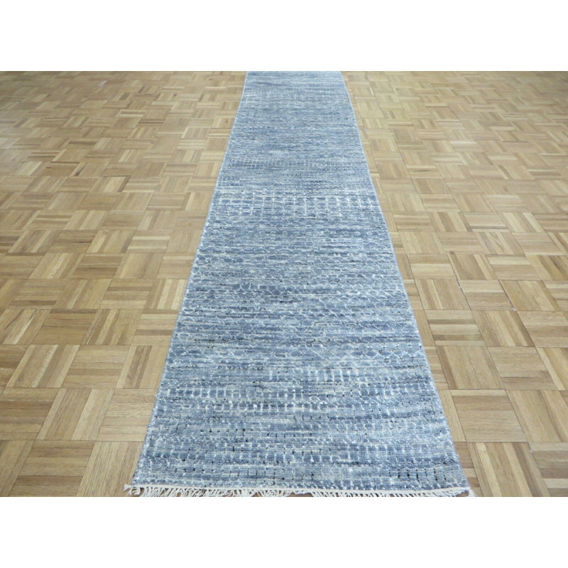 Tapis de couloir gris noué à la main de conception unique 2 pi 6 po x 12 pi 4 po Halstead