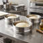 96 moules à pâte ronds 96 oz (paquet de 12), moules à l'épreuve de l'aluminium 9 po x 3 po, plateau de pâte à pizza empilable, plats de cuisson gigognes pour préparation de cuisine, fournitures de restaurant, NSF	 	 	 	 	 	 	