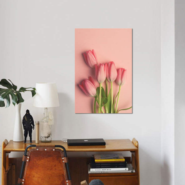 «Pink Tulips on Pink» par Olivia Joy StClaire - reproduction d'art graphique sur toile, H 18 po x l 12 po x P 1,5 po