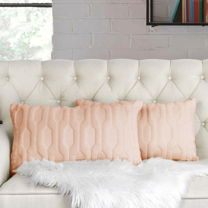 Housses de coussin en fausse fourrure Tatami, Crème / pêche