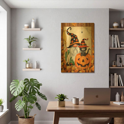 «Halloween Gnome» par Makiko, art mural en métal doré, 24 po x 36 po