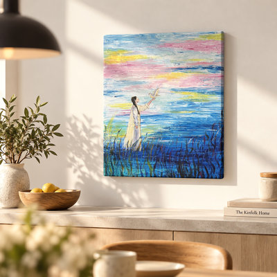 Femme sous un ciel pastel, toile murale