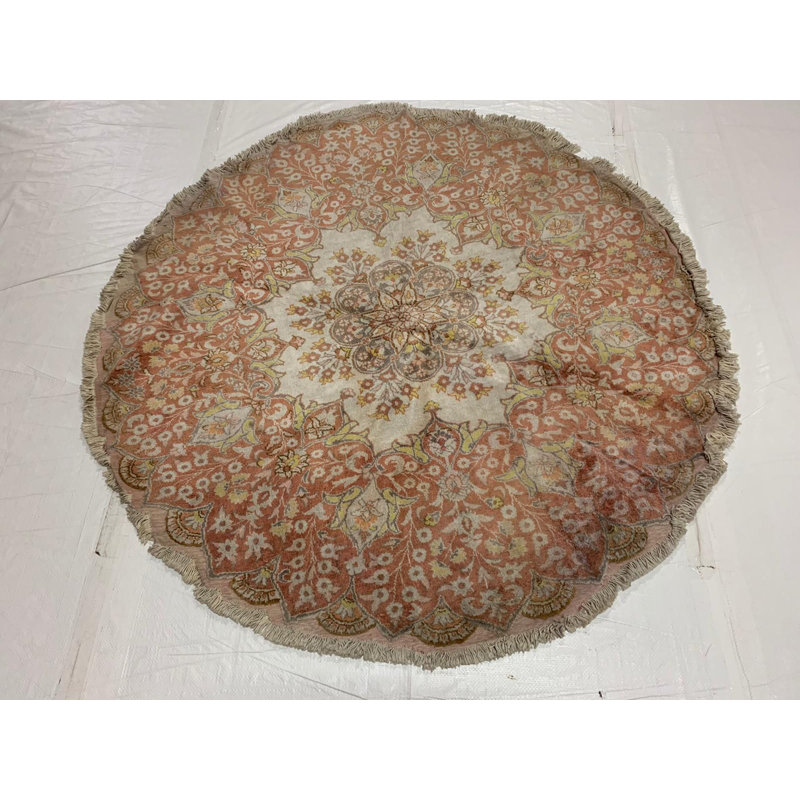 One-of-a-Kind 4′9″ 1990s Round Area Rug in