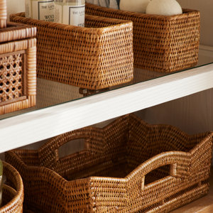 Organizational Decor