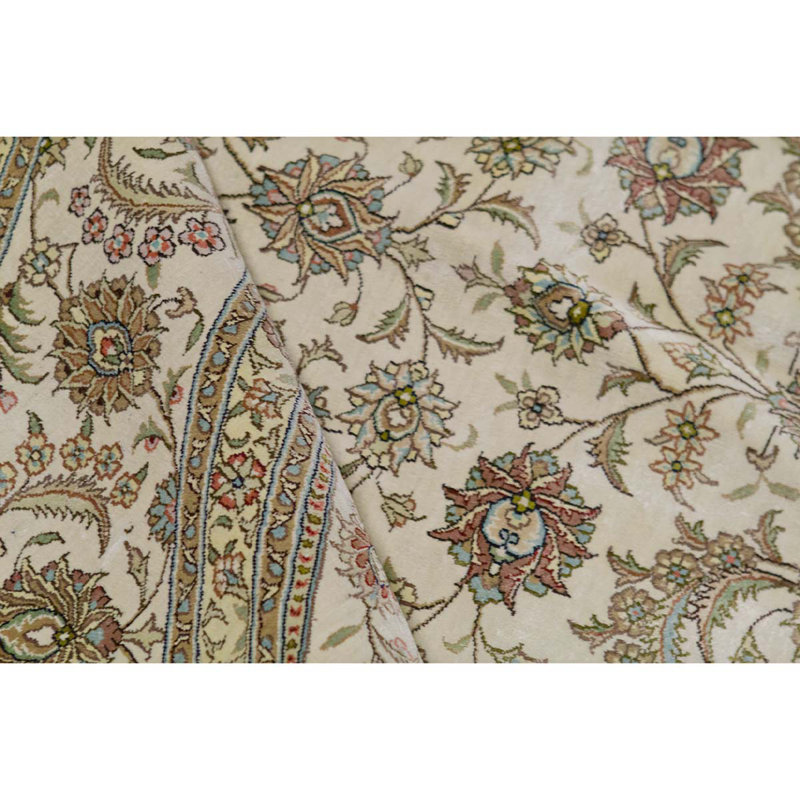 Silk Floral Area Rug in Ivory