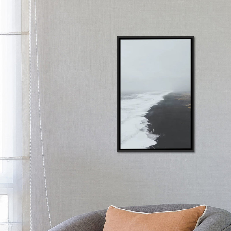 « black sable beach, islande » par luke anthony gram, reproduction d’impression sur toile tendue, Toile avec cadre noir