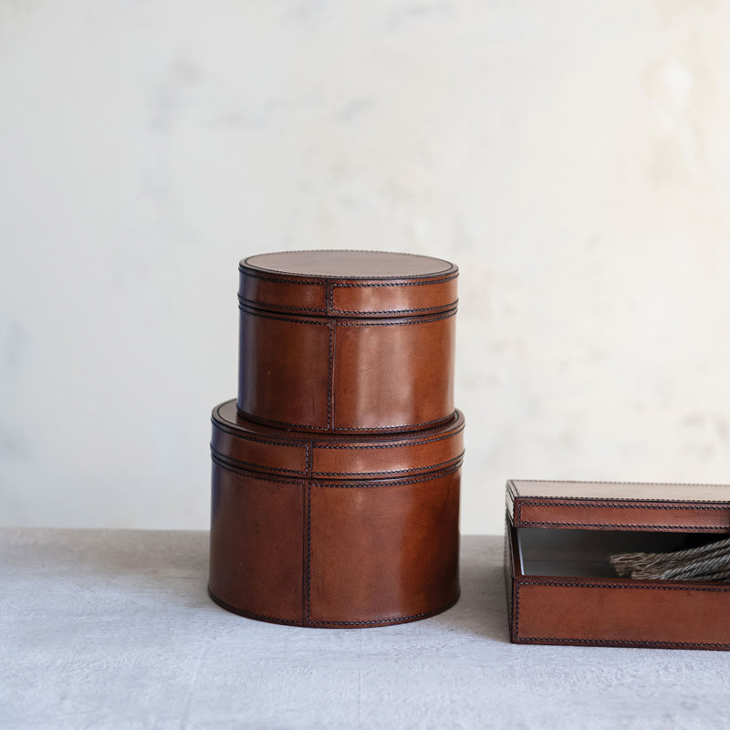 Ensemble de 2 boîtes rondes en bois et en cuir récupéré avec coutures et intérieur en velours