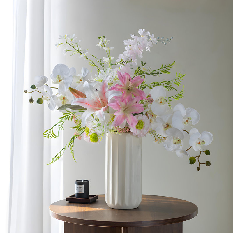 Ornements de fleurs simulées