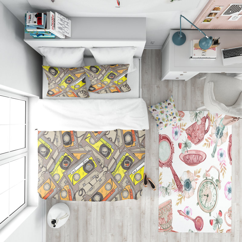 Vintage Audio Cassettes Pattern Queen Duvet Cover Set in Multicolor Microfiber Polyester