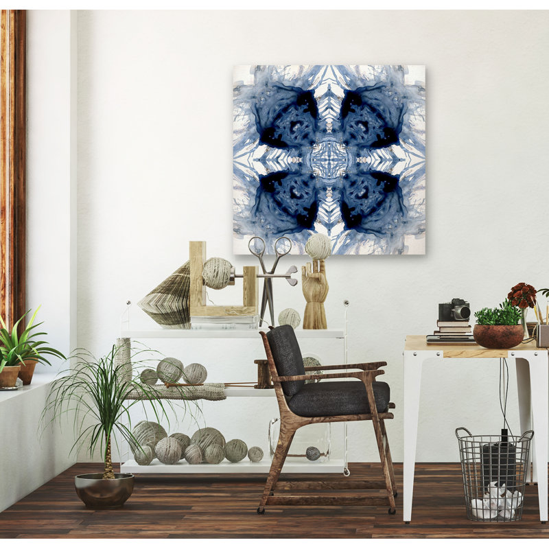 «Indigo Kaleidoscope IV», impression sur toile tendue, H 24 po x l 24 po x 1,5 po