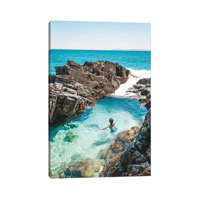 «Fairy Pools Swimmer» par James Vodicka - photographie sur toile tendue