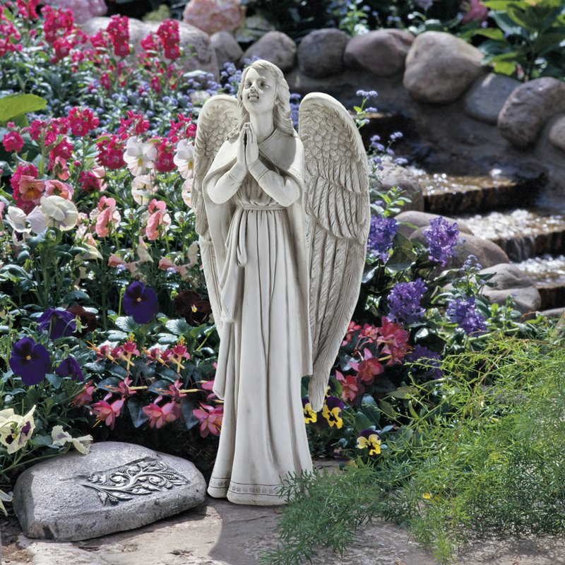 Statue ange priant la guidance divine, Grand