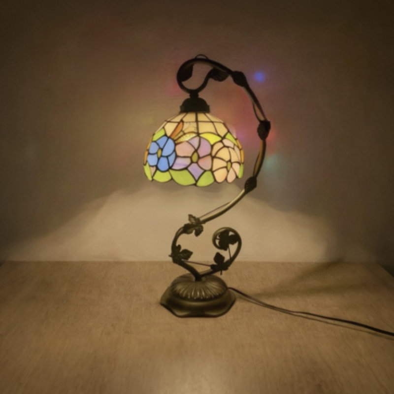 Belle lampe de chevet en mosaïque en verre coloré Tiffany