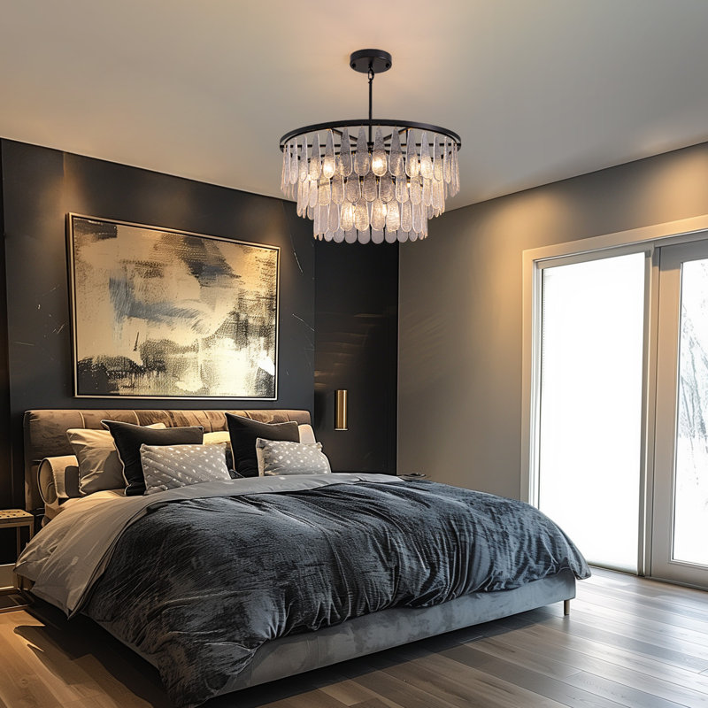 Lustre à niveaux unique à 12 lumières avec détails en cristal Shontia
