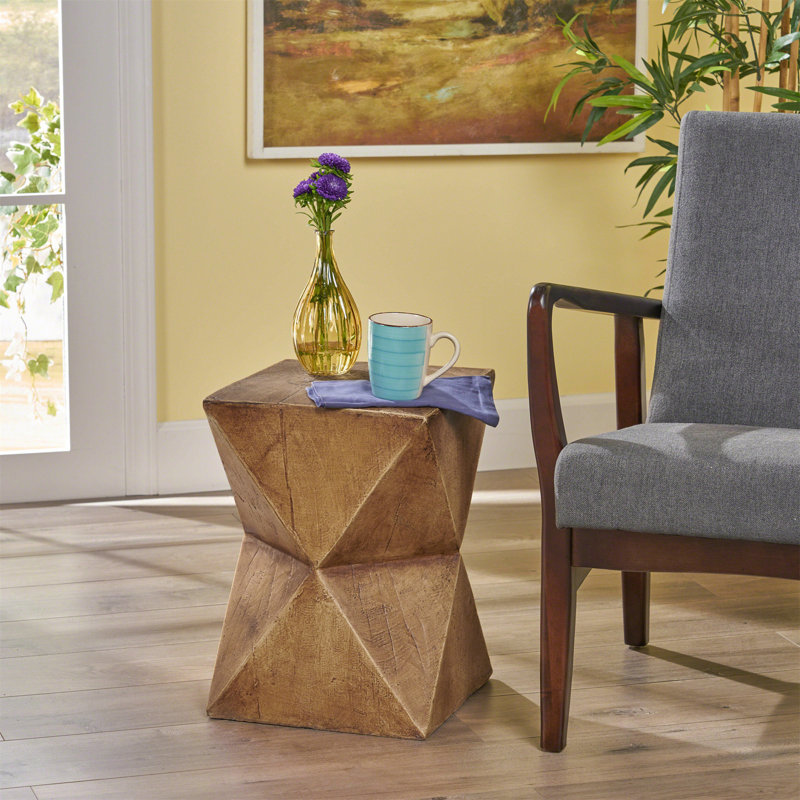 Table basse industrielle moderne en bois d'acacia avec panneau à lattes et structure thermolaquée durable pour des espaces de vie élégants