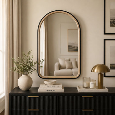 Miroir arqué 23,6 x 35,4 deux tons noir mat et bois naturel | Taille: 23,6 po x 1,5 po x 35,4 po | Matériau: bois + verre | Couleur: brun noir | Miroirs muraux