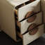 Armoire d'entrée Mid-Century en bois massif crème