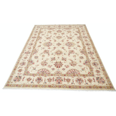 Tapis beige en laine noué à la main 5,7 x 8 pi avec motif floral All-Over