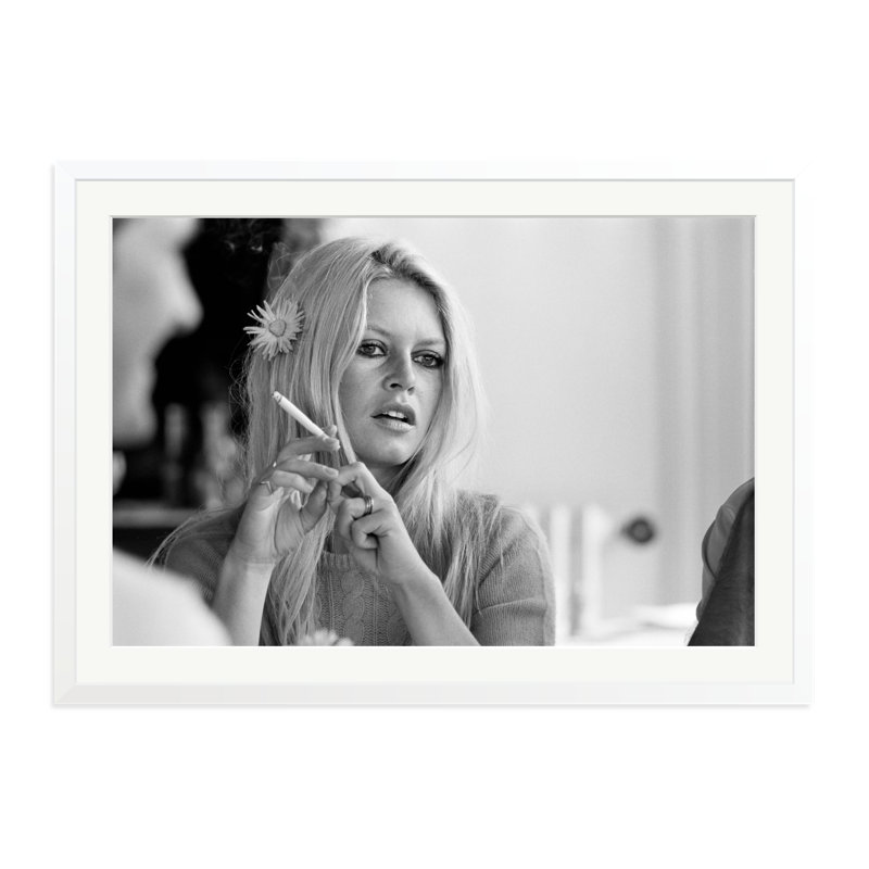 Bardot in Deauville, White, 27" H x 38" W