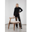 Chaise Ellis-107792430-107792432