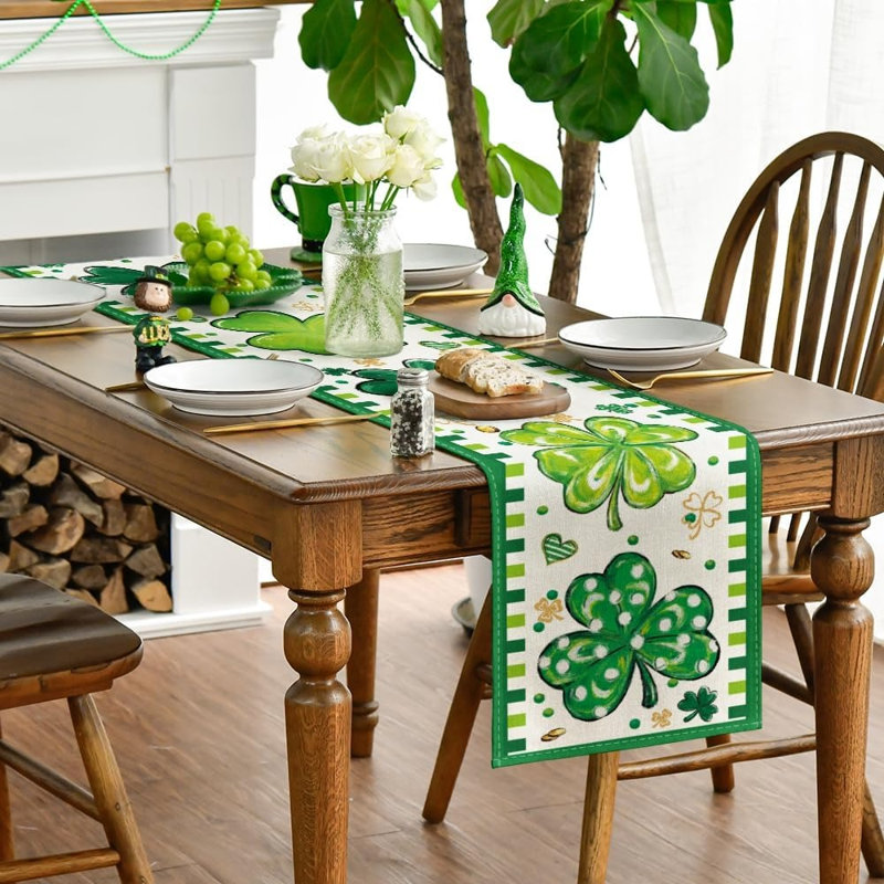 Chemin de table à quatre feuilles et trèfles trèfles, décor de cuisine et de salle à manger St. Patrick's Day Lucky Stripes