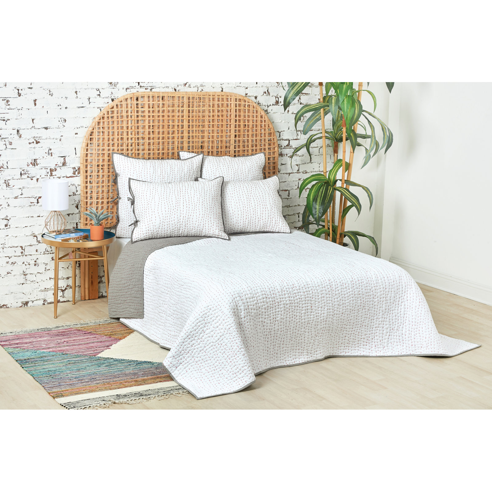 Nashoba White Standard Cotton Reversible Quilt, Queen Quilt