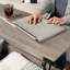 Table basse à plateau relevable, finition brune