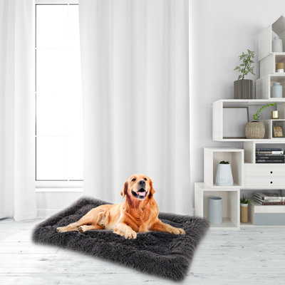 Eyelash Faux Fur Bordered Mat