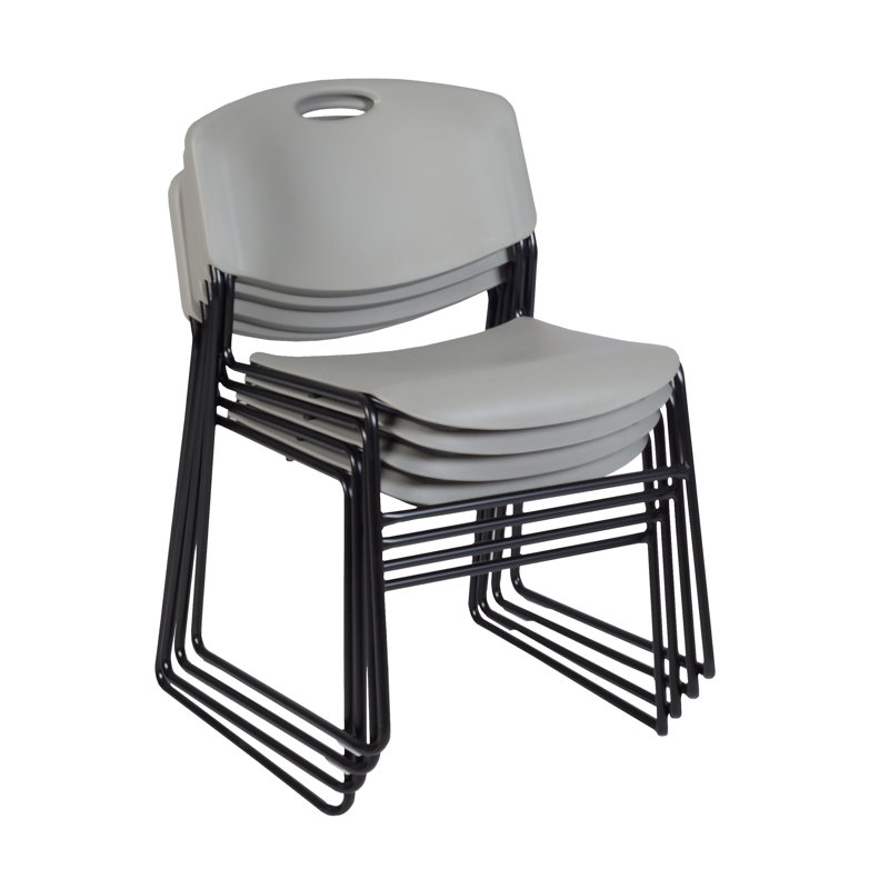 Nicklas square break room table, 4 Zeng stacking chairs, Érable, Gris