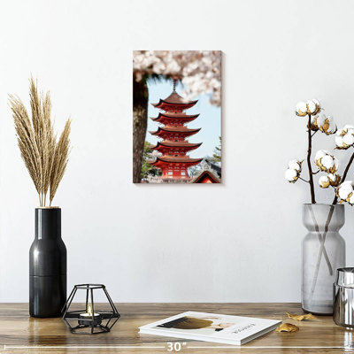 Pagode Aime Miyajima avec sakura