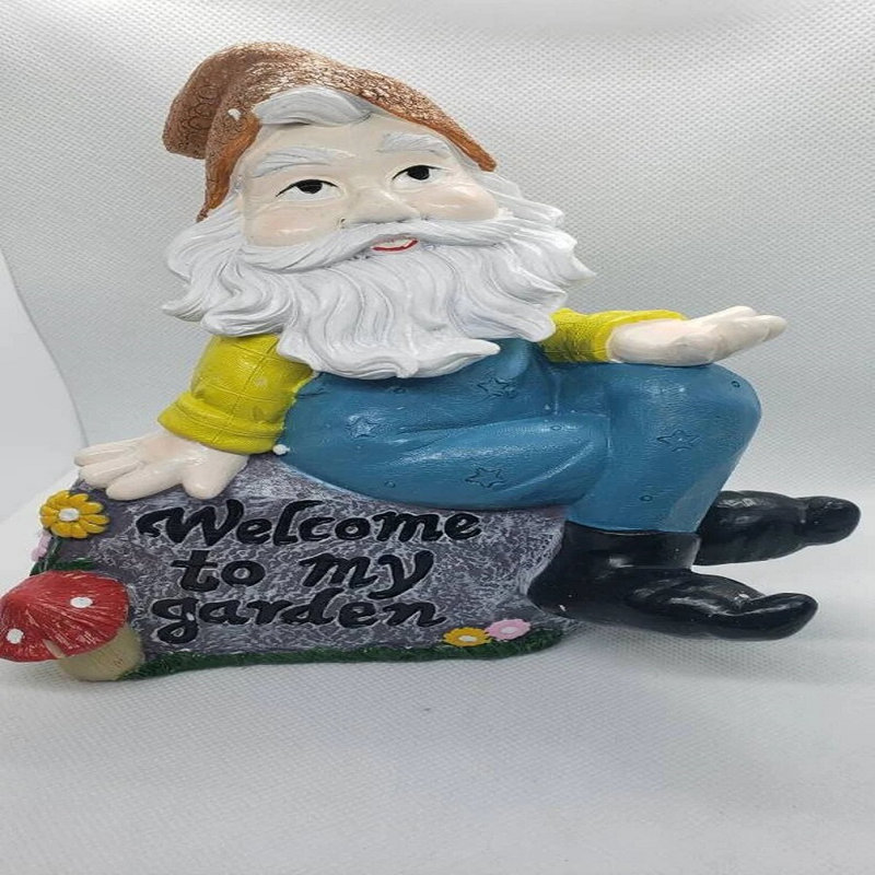 Statue gnome Dehlila Welcome to My Garden