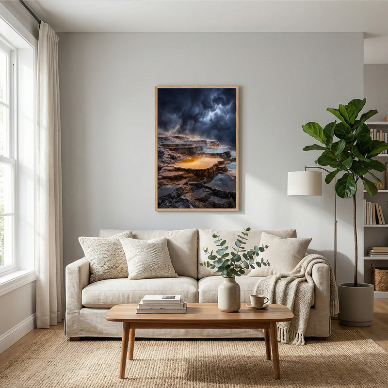 Toile orange orangée sous un ciel orageux avec éclair, H 48 po x l 32 po