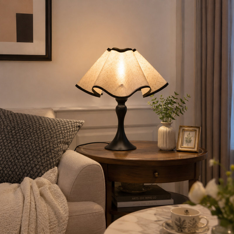 Lampe de table moderne avec abat-jour en tissu, ampoule DEL E27 incluse, lampe de chevet à intensité variable 3 couleurs avec interrupteur à bouton, base en métal noir, 335 mm de hauteur pour le bureau de la chambre à coucher