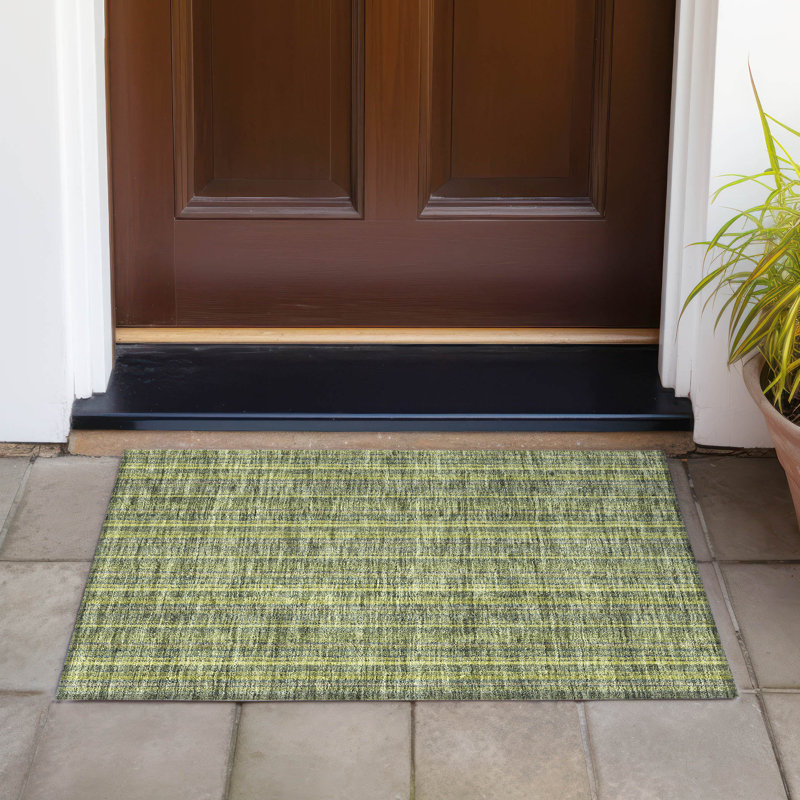 Chayden rug with non-slip backing, Rectangle 1 pi 8 po x 2 pi 6 po