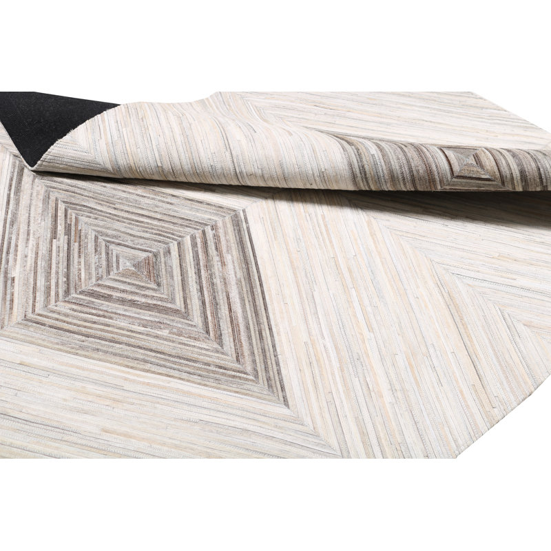 Tapis en cuir de vache et brun, Rectangle 7 pi 6 po x 9 pi 6 po