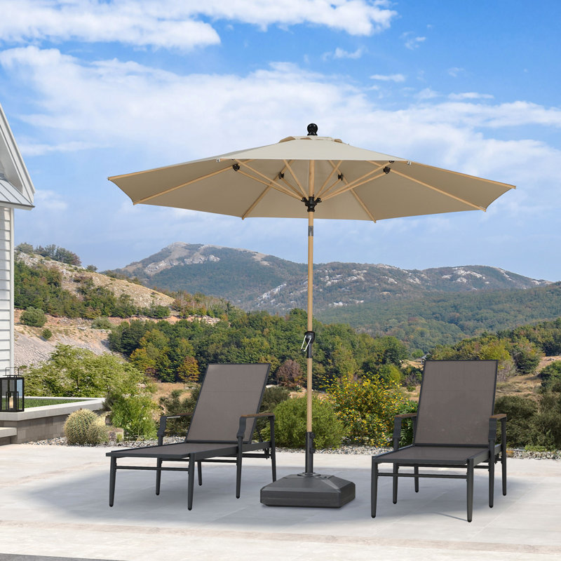 Parasol beige 8 pi avec base et parasol 8 pi, Beige