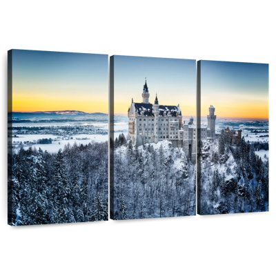 Lilie Winter Neuschwanstein Castle