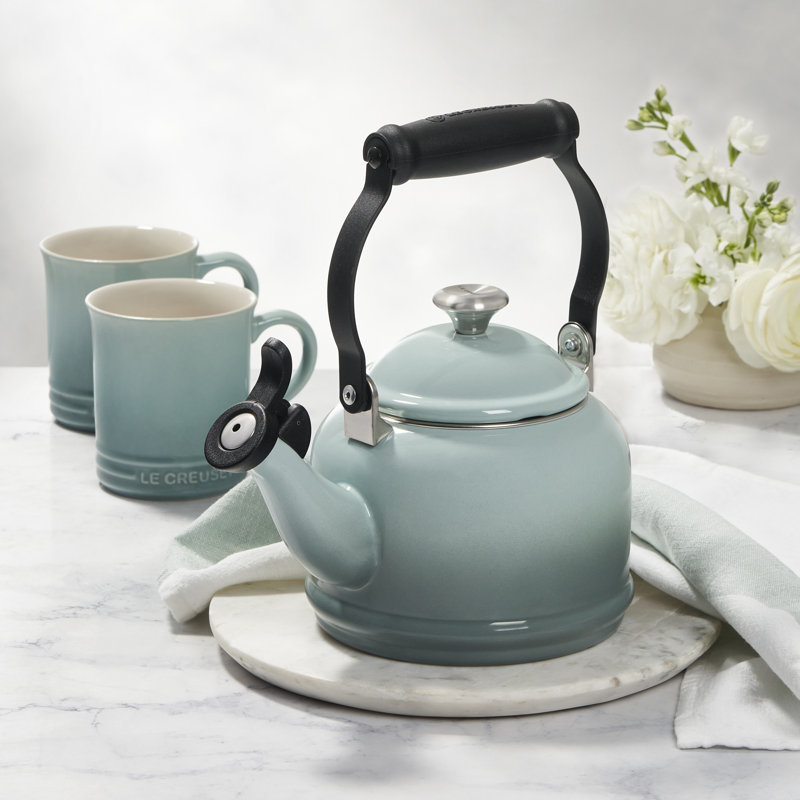 Le Creuset Demi Kettle W/ SS Knob & 2 Mug Set, Oyster