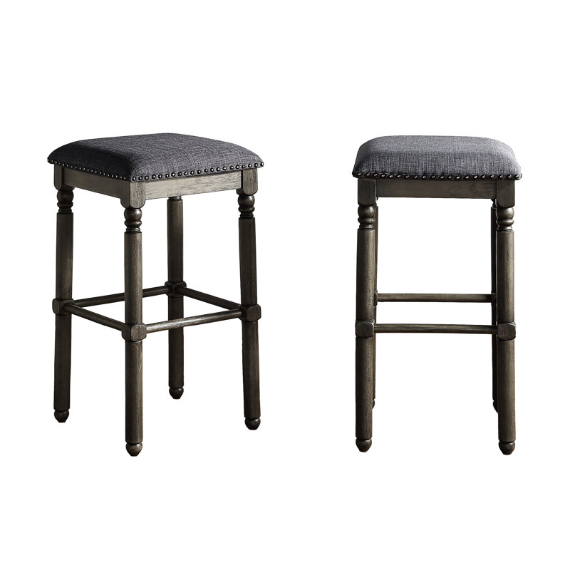 De 2 tabourets de bar rembourrés gris bois - Rustic Chic Home Decor, rembourrage en mousse, bois massif, tissu gris, garnitures cloutées en bronze, siège rectangulaire en gris, 2 styles, rembourrage, l 16 po x P 16 po x H 28,7 po