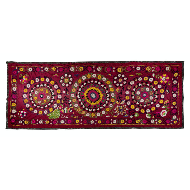 Chemin de table en soie brodée à la main 59 x 144 po. Suspension murale rétro en textile Suzani. Tapisserie bourgogne rouge