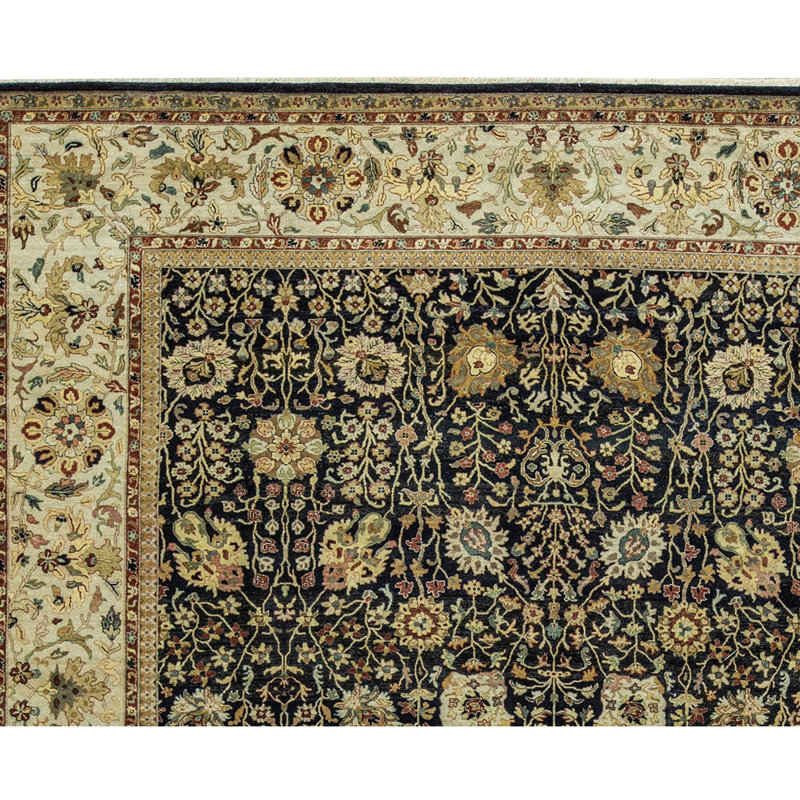 Tapis noir et beige noué à la main de haute qualité
