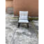 Fauteuil à bascule et chaise basse