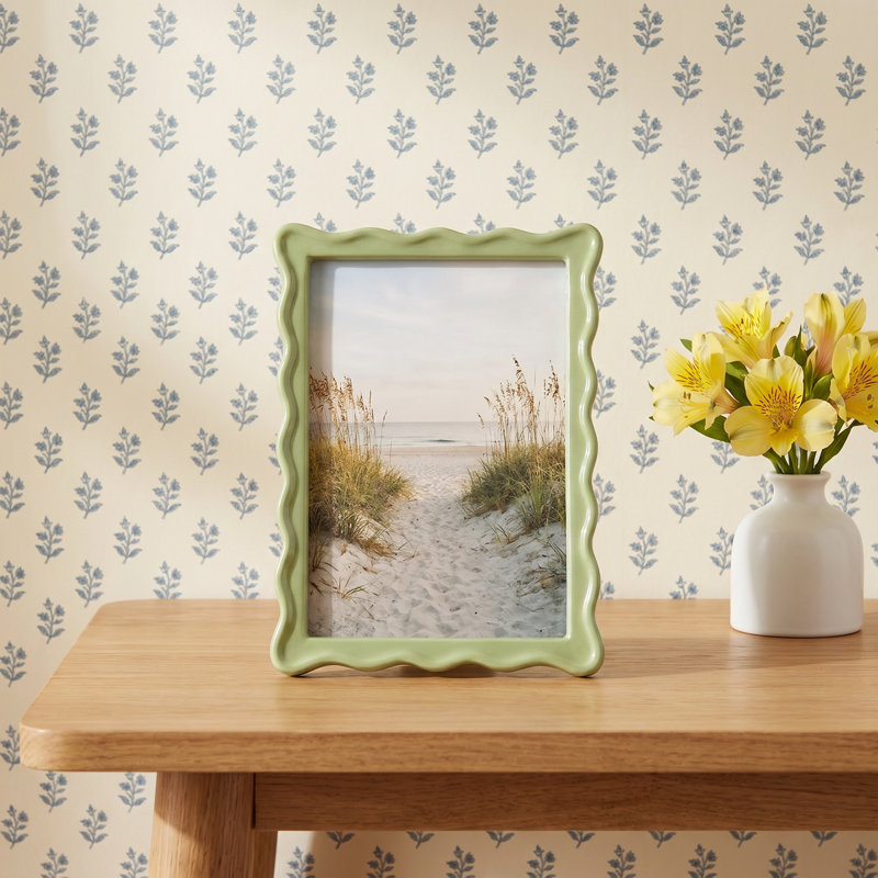 Wavy Metal Picture Frame, 4" W x 6" H, White