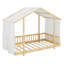 Un lit plateforme avec une structure en forme de maison, un baldaquin et des guirlandes lumineuses structure une chambre fantaisiste-706264565-706264566