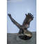 Sculpture aigle géant en bronze avec ailes déployées 54 po x 42 po x H 54 po